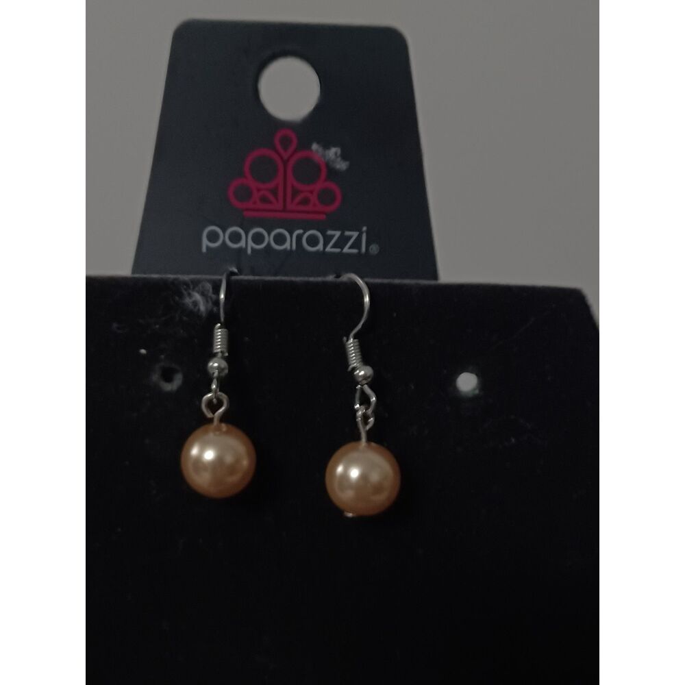 PAPARAZZI Faux Champagne Pearl "One-Woman Show" Set NWT - Picture 3 of 4